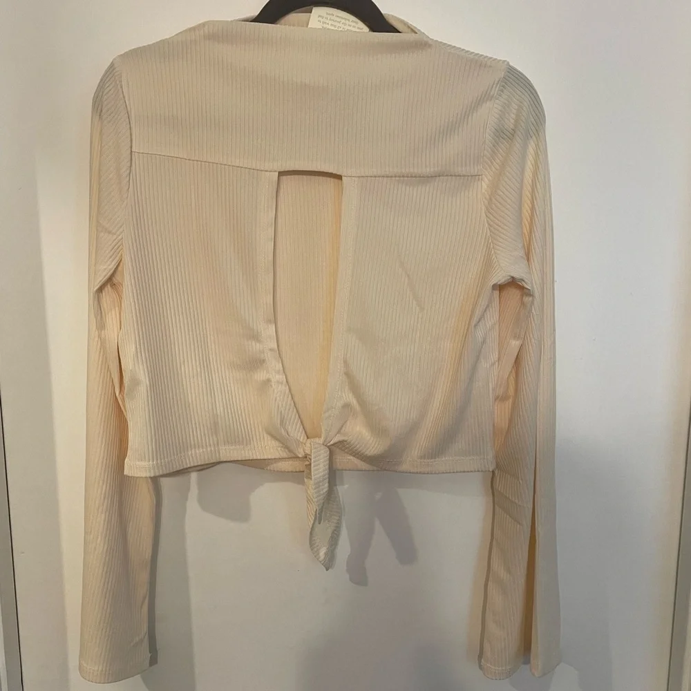 NWT Band Of The Free AVRIL CREAM MOCK NECK CROP TOP Long flowing Bell Sleeves - Picture 4 of 6